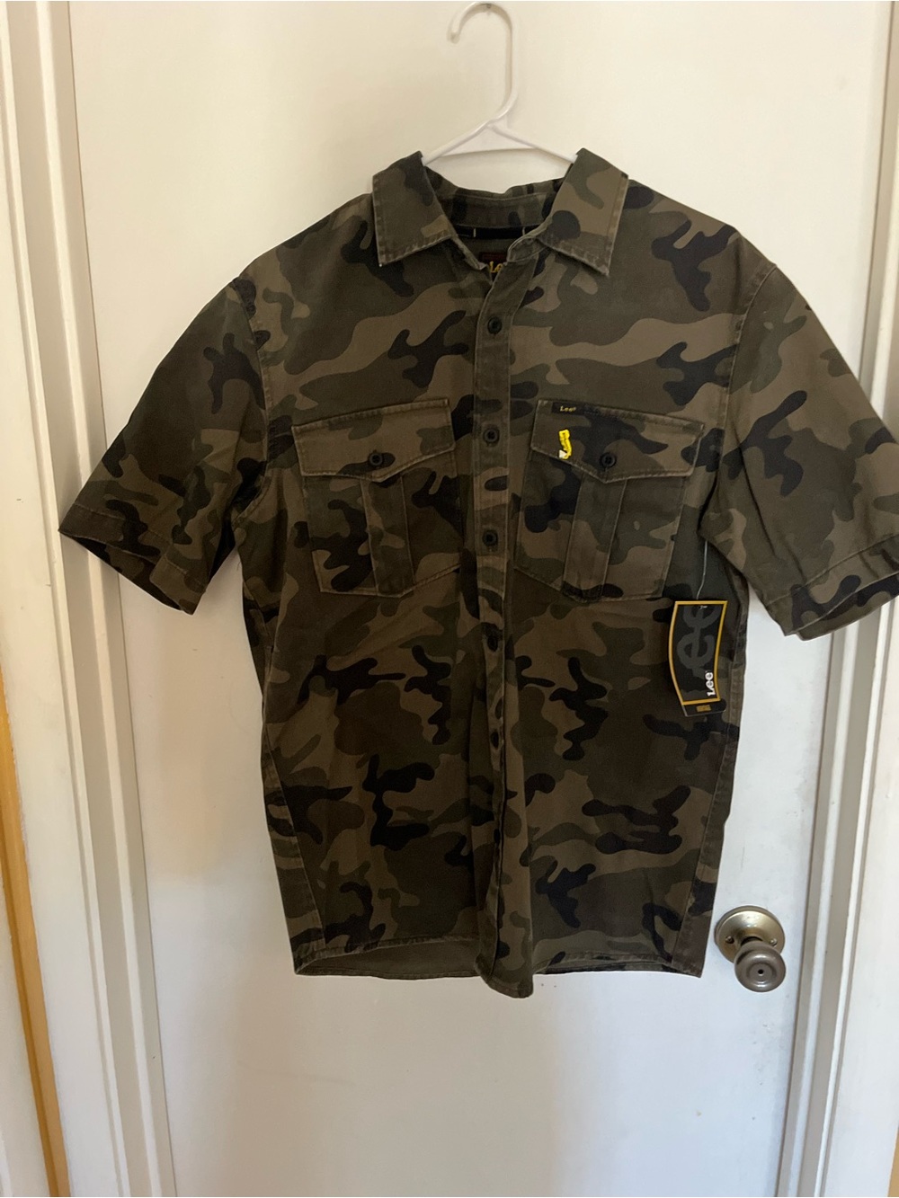 Lee Men's Short Sleeve Camo Button-Down Shirt - Olive & Dark Green